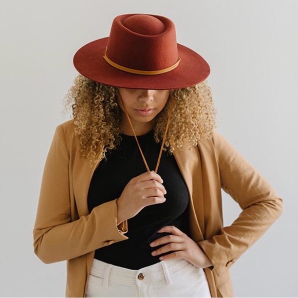 GIGI PIP Accessories - GIGI PIP''s Wren Flat Brim Telescope Crown Hat - Rusty Red